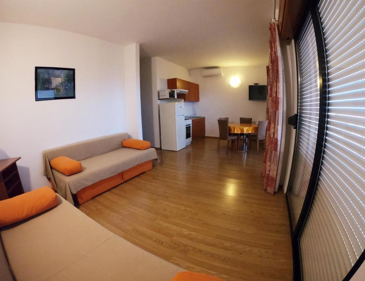 Apartments Adriatic 3 Selce Exteriör bild