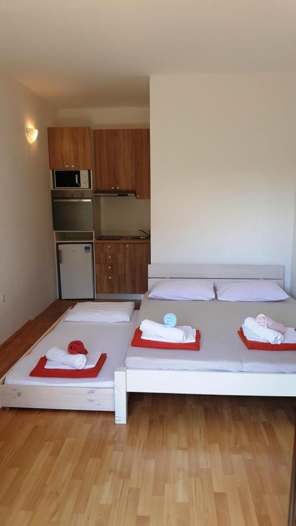 Apartments Adriatic 3 Selce Rum bild