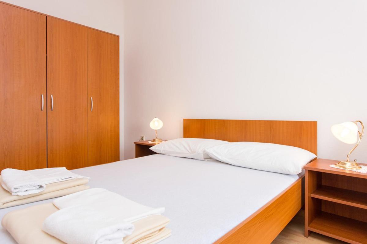 Apartments Adriatic 3 Selce Rum bild
