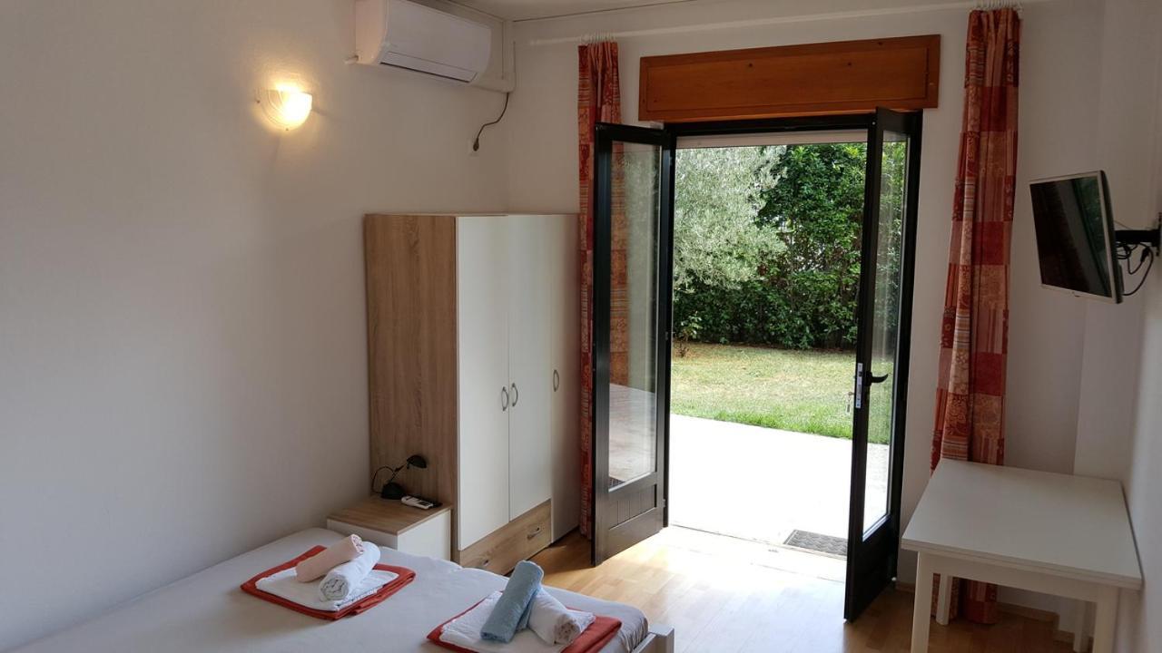Apartments Adriatic 3 Selce Rum bild